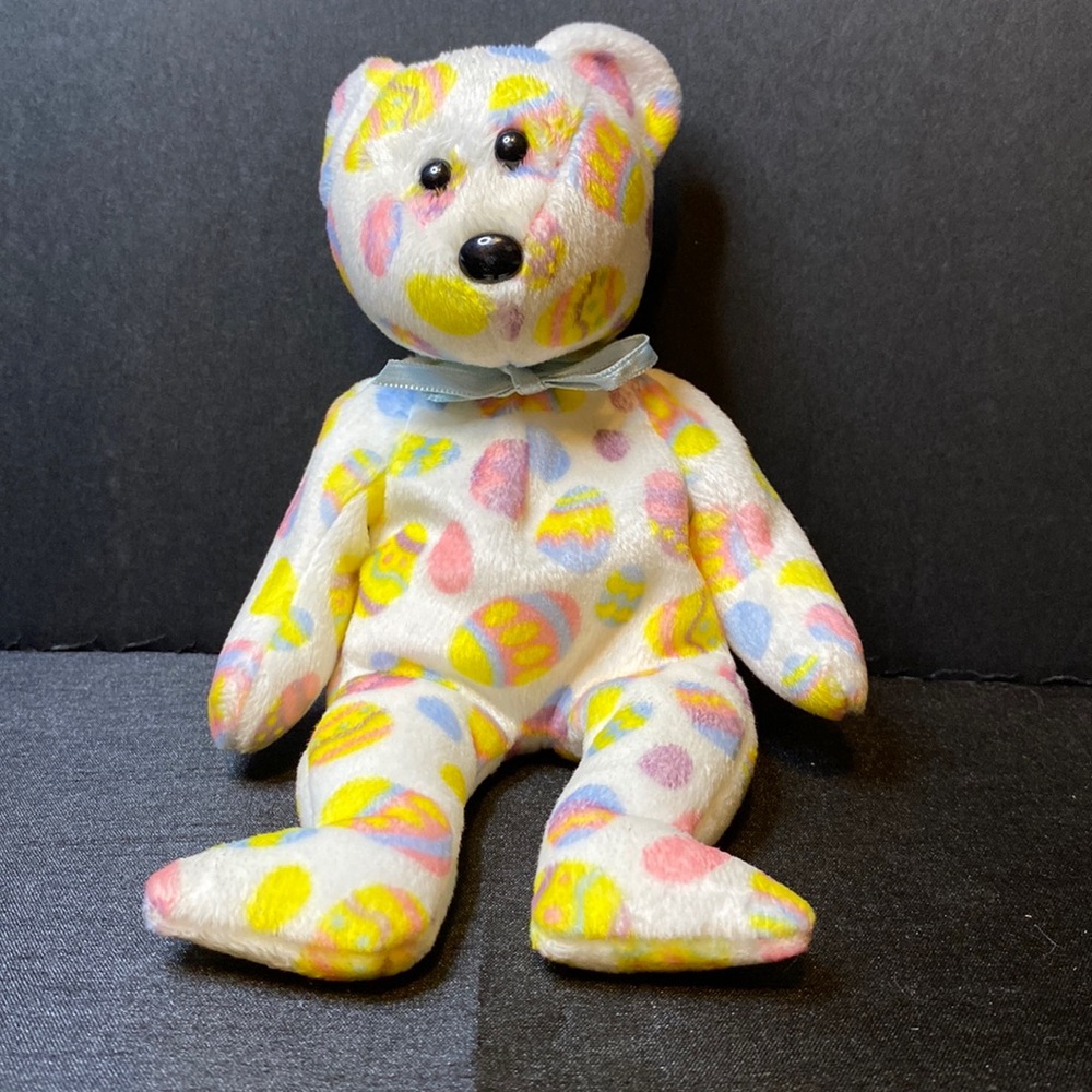 2004 Eggs Ty Beanie Baby Bear